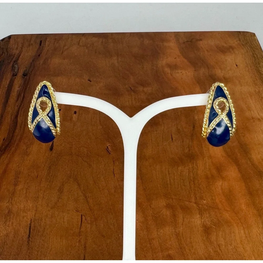 Vintage Trifari Navy Blue Enamel Gold Tone Rope Teardrop Nautical Post Earrings